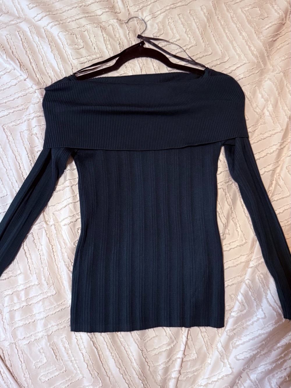 Off-Shoulder Ribbed Long-Sleeve Sweater - Dark Green never worn